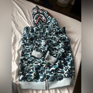 i’m selling a blue bathing ape hoodie (bape)